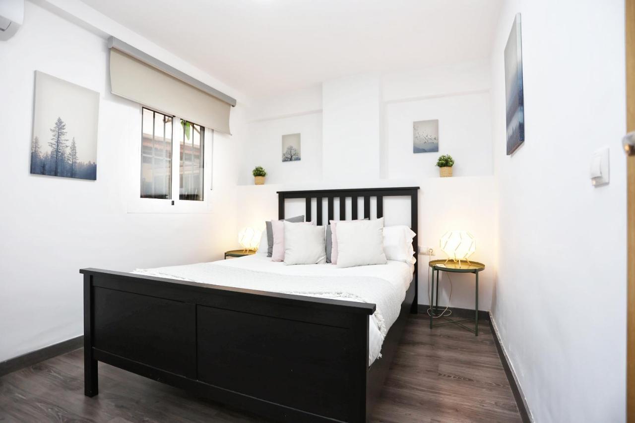 Apartament Holidays2Malaga Goya - Zona Huelin & 500 Mts De La Playa Zewnętrze zdjęcie