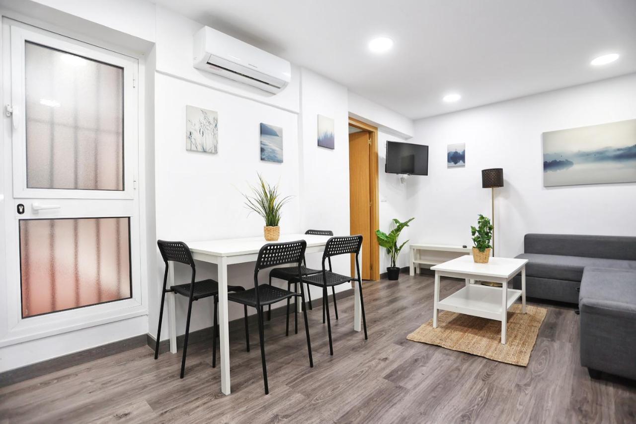 Apartament Holidays2Malaga Goya - Zona Huelin & 500 Mts De La Playa Zewnętrze zdjęcie
