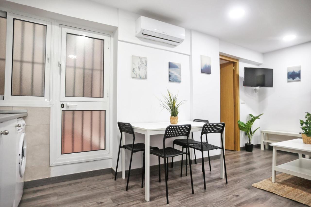Apartament Holidays2Malaga Goya - Zona Huelin & 500 Mts De La Playa Zewnętrze zdjęcie