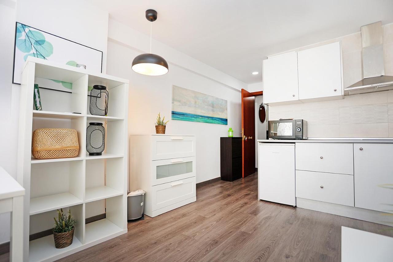 Apartament Holidays2Malaga Goya - Zona Huelin & 500 Mts De La Playa Zewnętrze zdjęcie