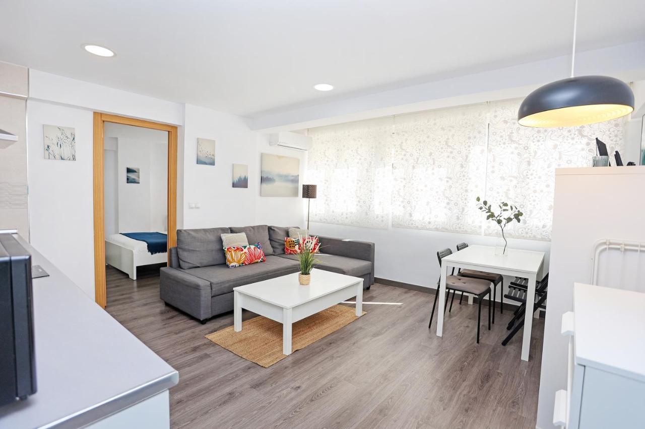 Apartament Holidays2Malaga Goya - Zona Huelin & 500 Mts De La Playa Zewnętrze zdjęcie