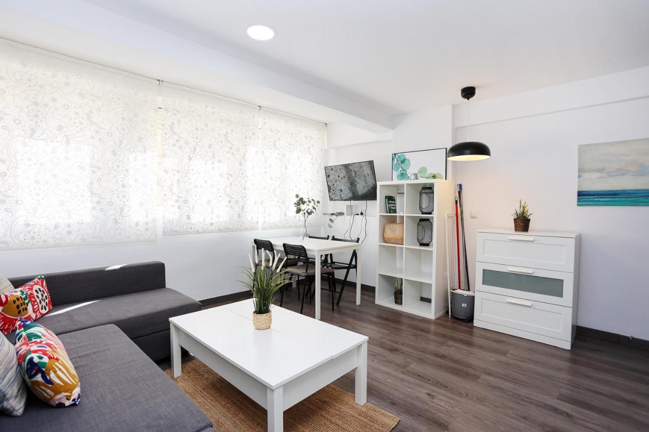 Apartament Holidays2Malaga Goya - Zona Huelin & 500 Mts De La Playa Zewnętrze zdjęcie